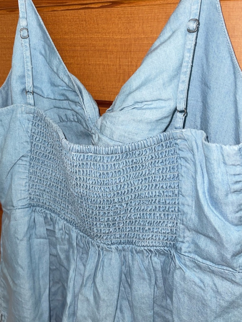 CLOSET CLOSEOUT SALE - Old Navy Light Blue Lyocell Twist-Front Top/Cami - Picture 6 of 8